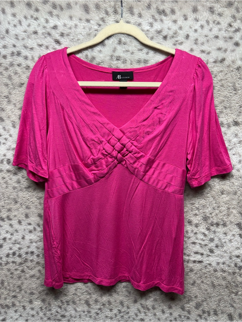 Y2K AB STUDIO V NECK TOP